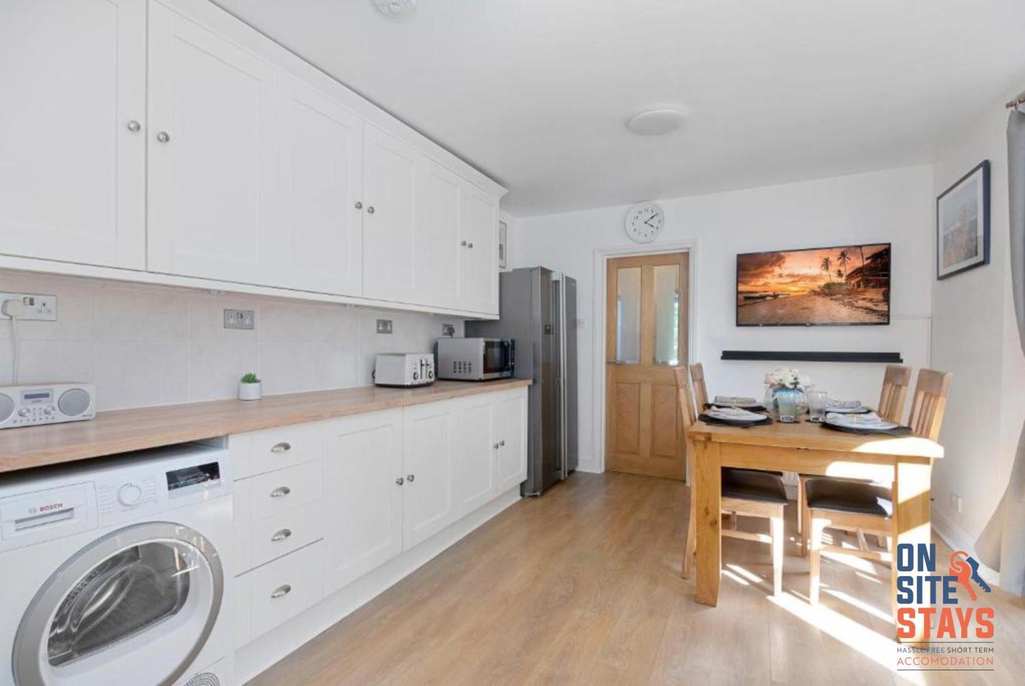 Onsitestays - Tranquil 2 Bedroom Apartment With Large Kitchen, Private Garden Near Wimbledon Station London Bagian luar foto