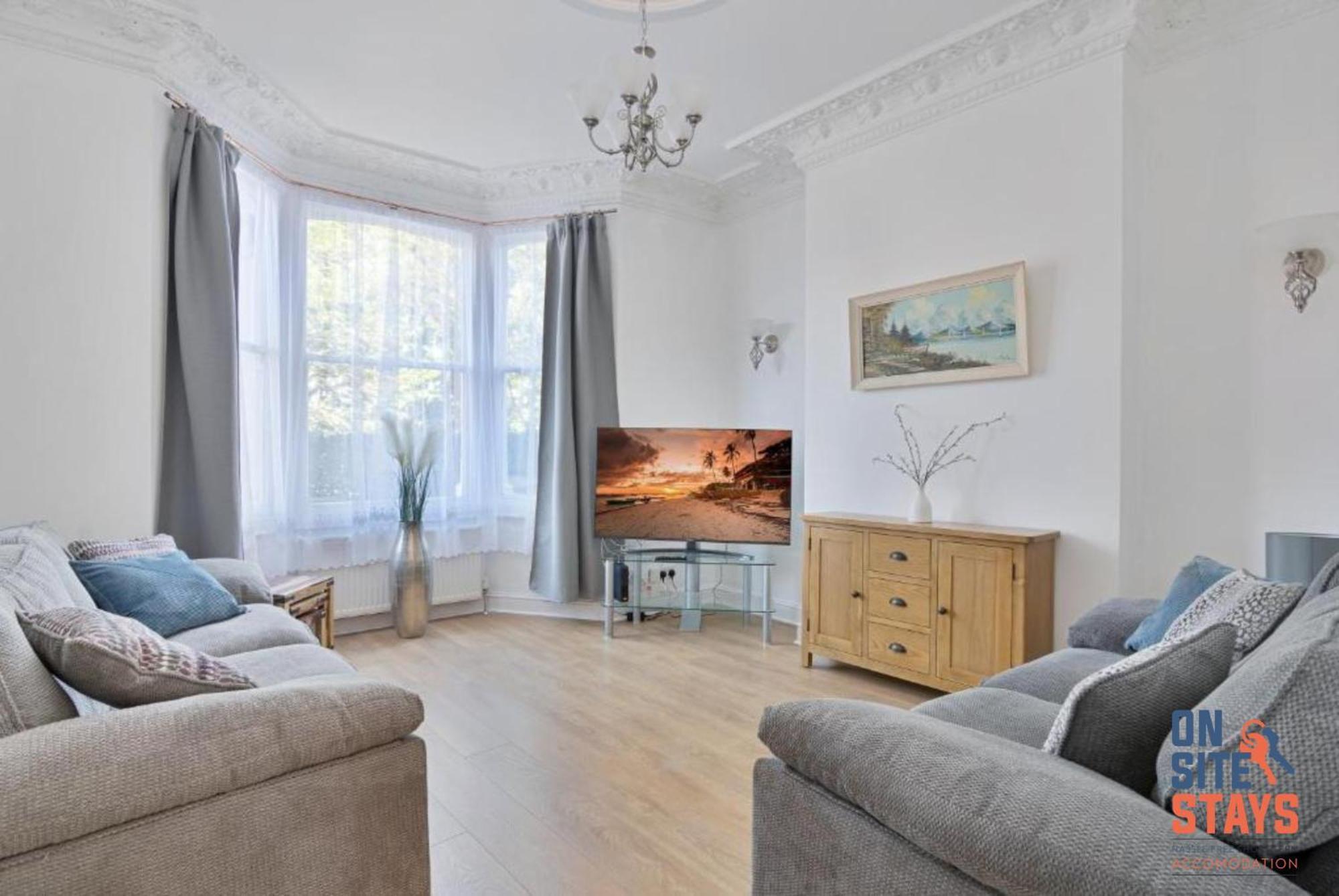 Onsitestays - Tranquil 2 Bedroom Apartment With Large Kitchen, Private Garden Near Wimbledon Station London Bagian luar foto